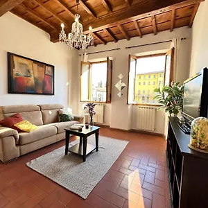 Luxurious View On Santa Croce Apartment