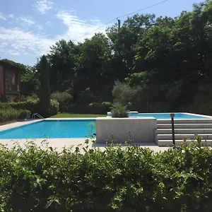https://home-la-rosa-del-garda.hotelinveneto.com