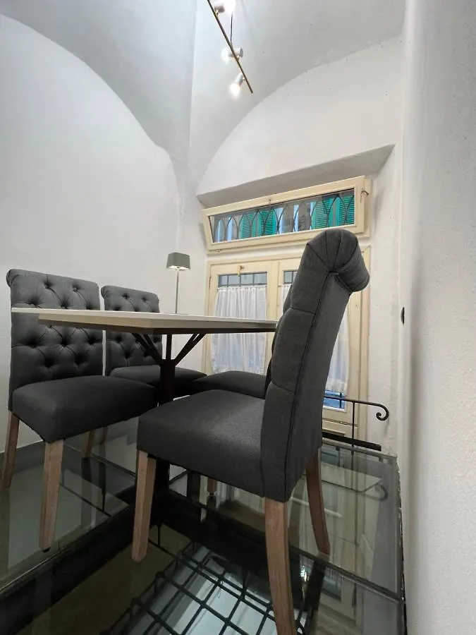 Unique And Antique Apartment Florence Italy